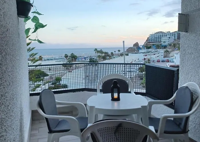 Con Vistas A La Playa, Puerto Rico Apartment *